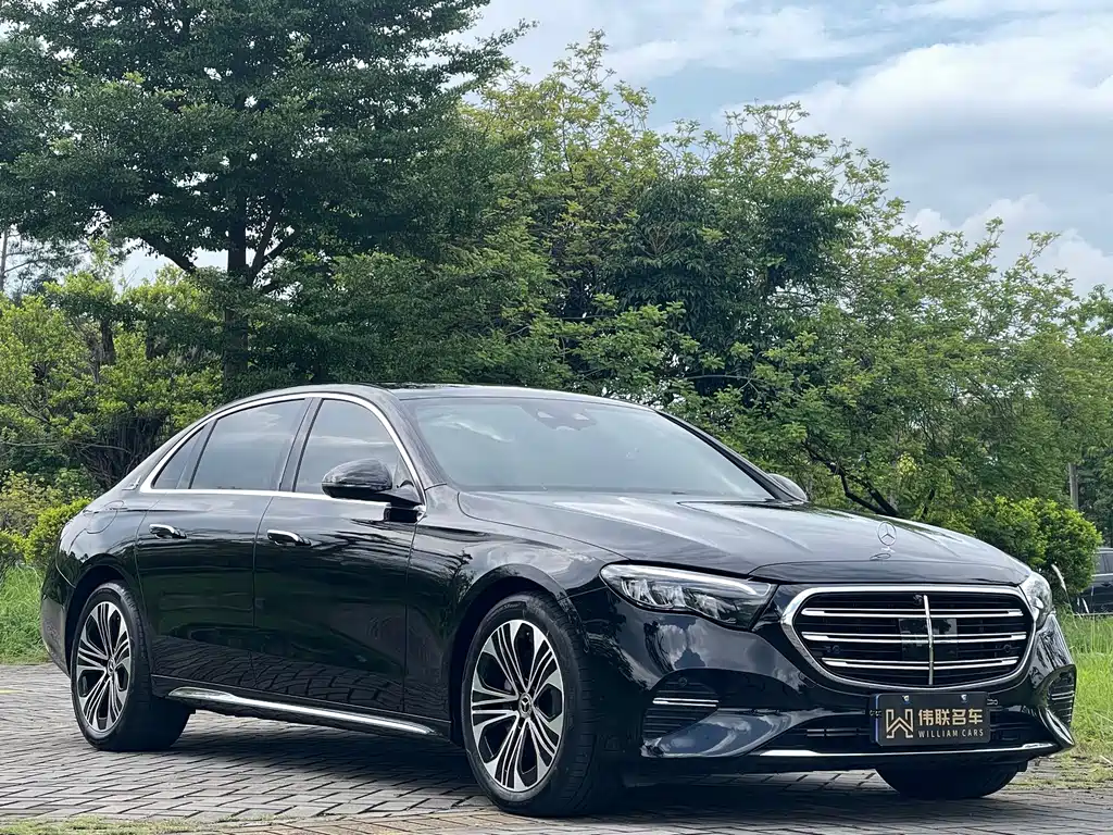 Mercedes-Benz E-Class 2025 — фото 3