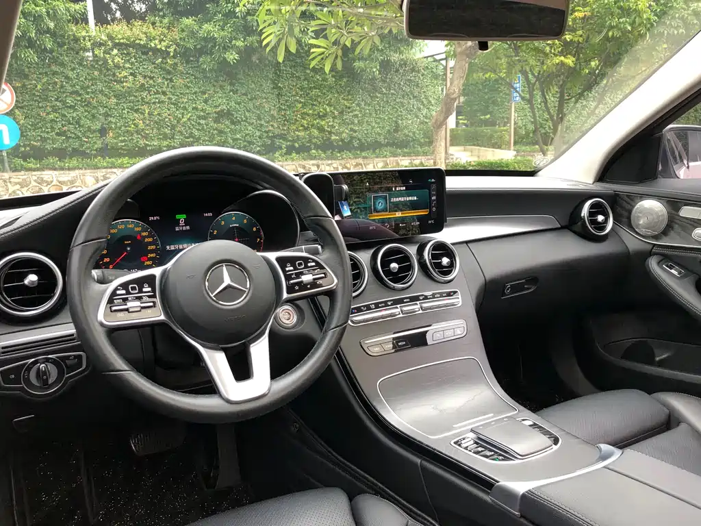 Mercedes-Benz C-Class 2019 — фото 18