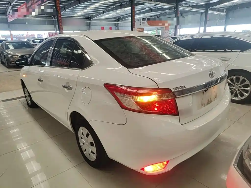 Toyota Vios 2015 — фото 5