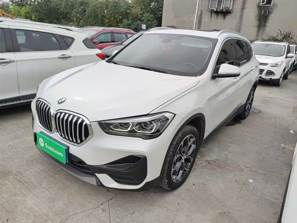 BMW X1 2022 — фото 1