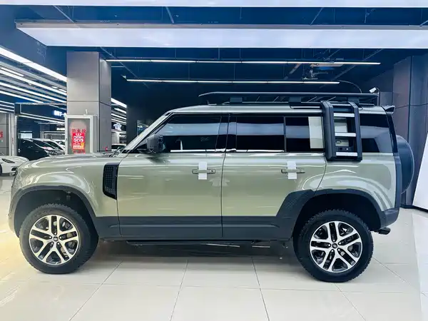 Land Rover Defender 2021
