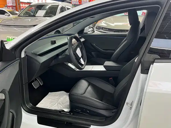 Tesla Model 3 2025