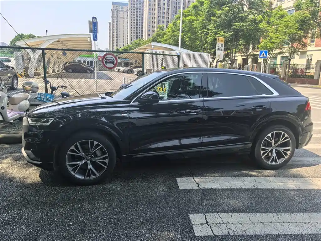 Audi Q8 2020