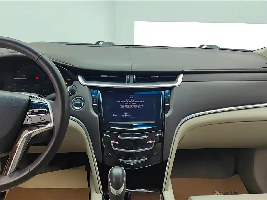 Cadillac XTS 2016 — фото 13