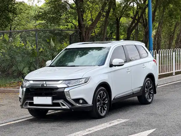 Mitsubishi Outlander 2020