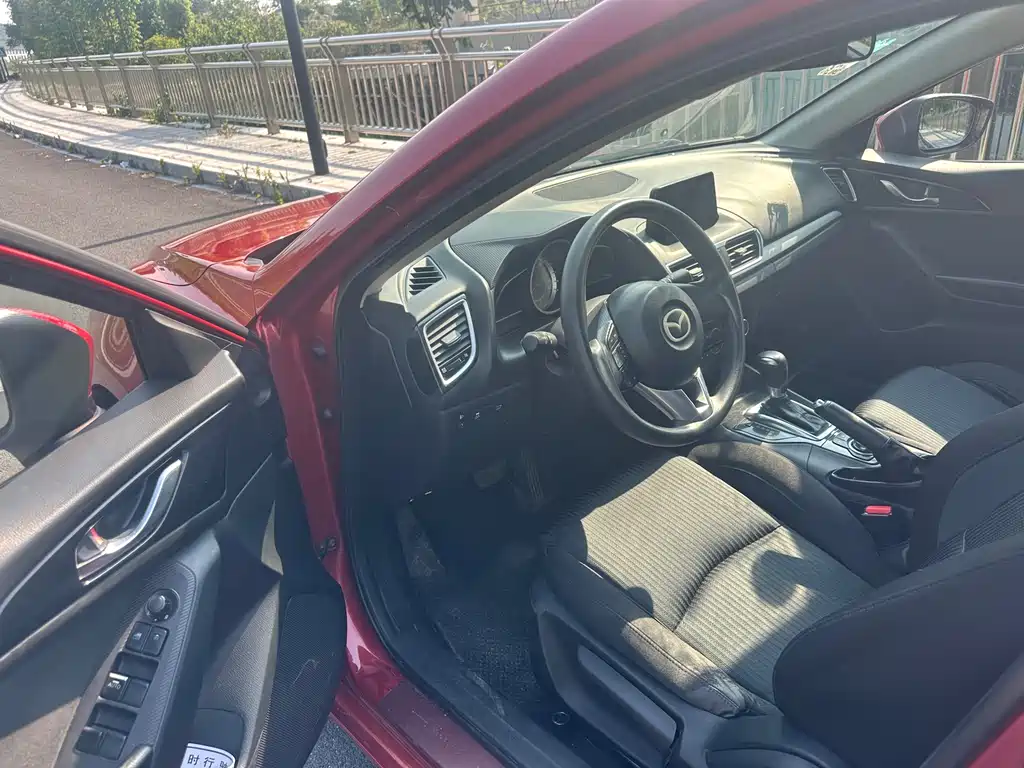 Mazda 3 Angkesela 2016