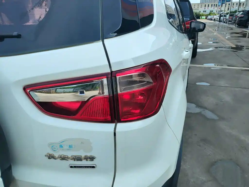 Ford EcoSport 2018 — фото 8