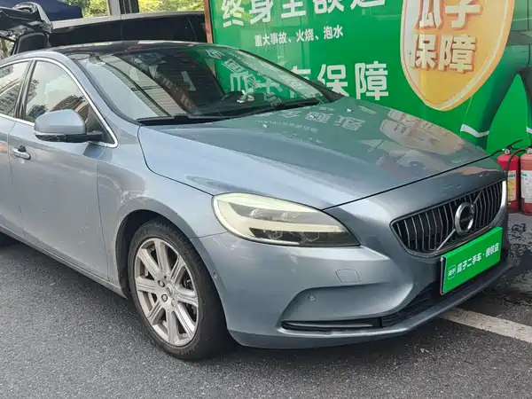 Volvo V40 2017