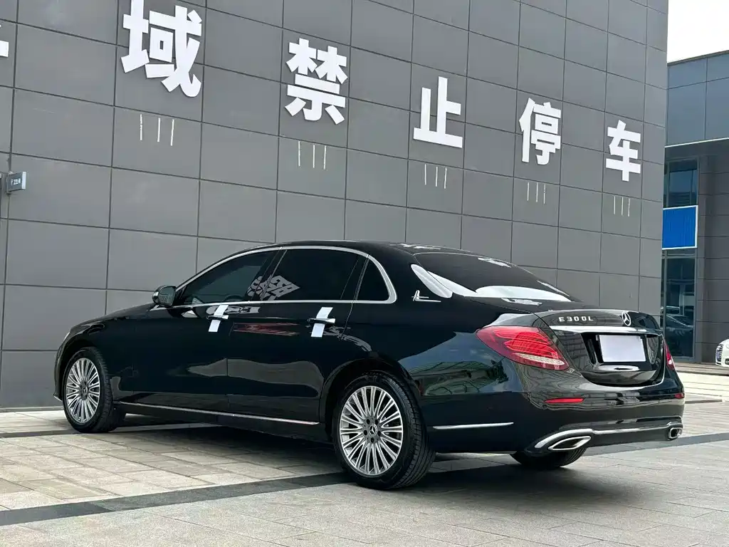 Mercedes-Benz E-Class 2019 — фото 9