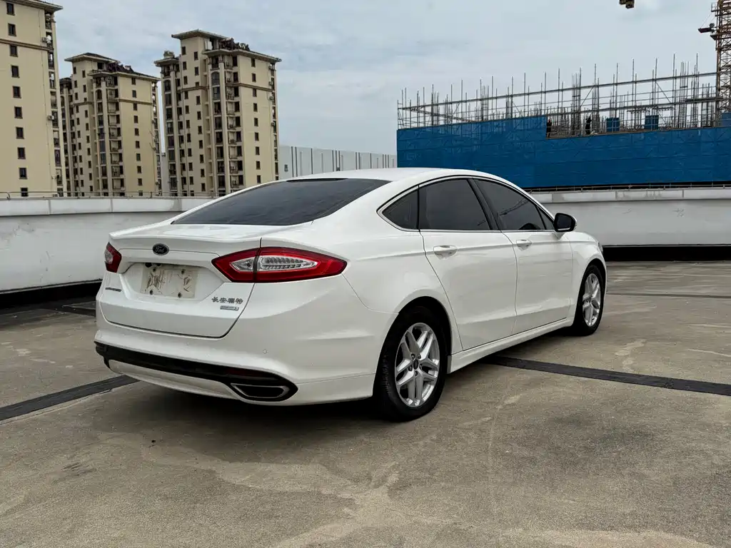 Ford Mondeo 2016 — фото 12