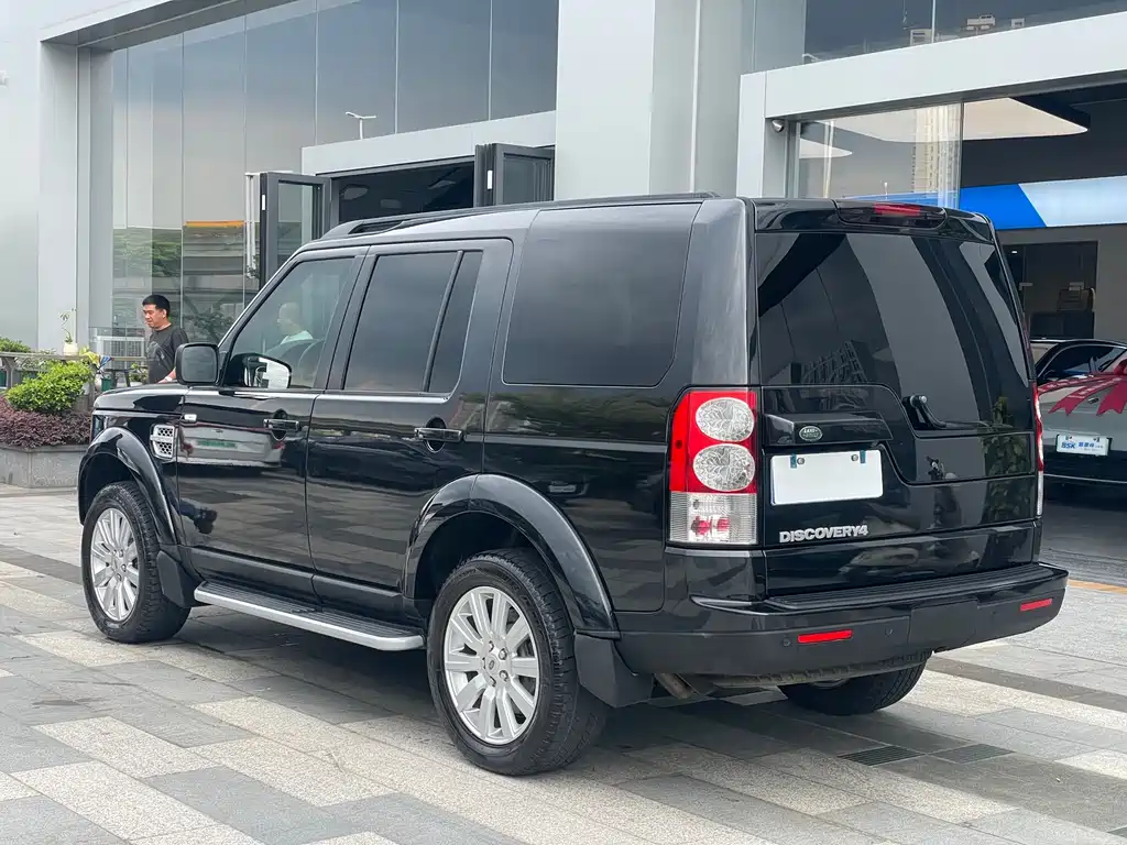 Land Rover Discovery 2012 — фото 16