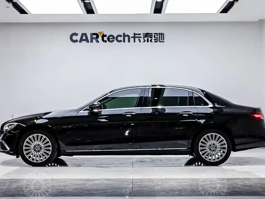 Mercedes-Benz E-Class 2021 — фото 20