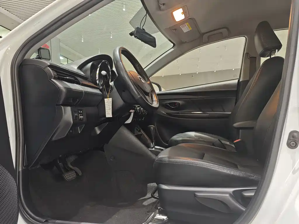 Toyota Yaris L 2019 — фото 21