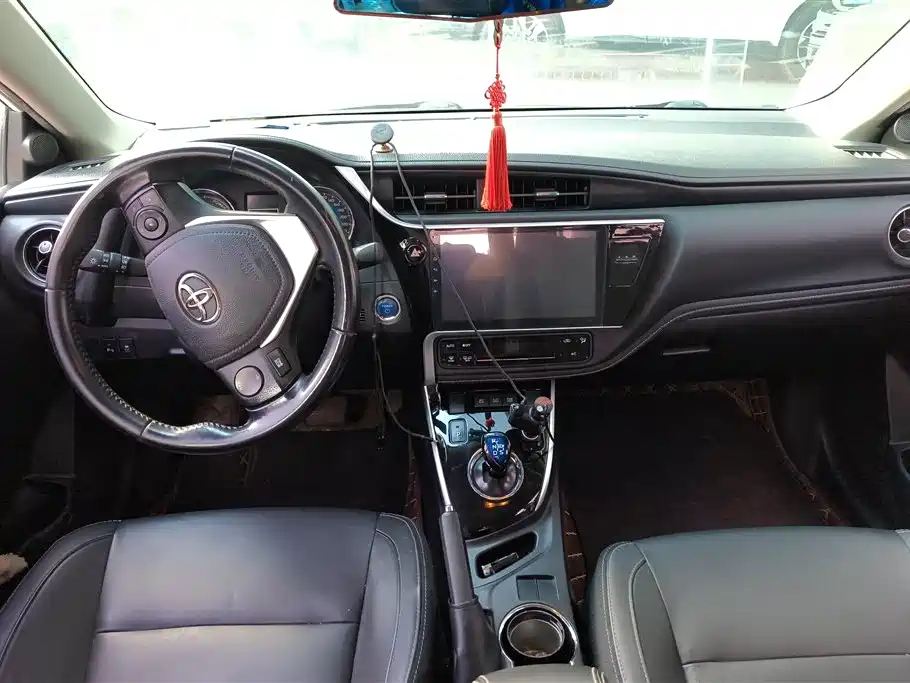 Toyota Corolla 2018 — фото 12
