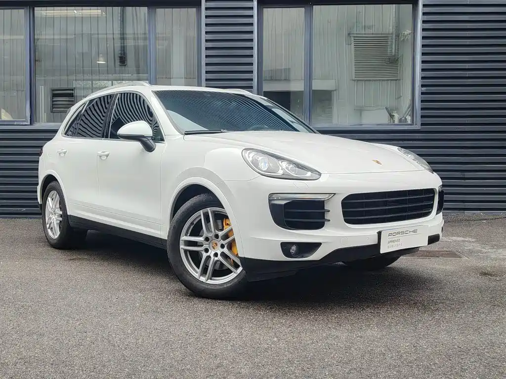Porsche Cayenne 2017 — фото 2