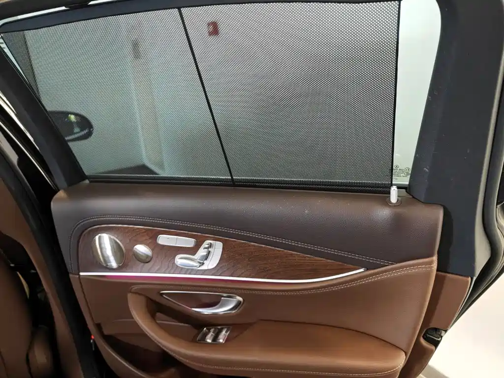 Mercedes-Benz E-Class 2023 — фото 6