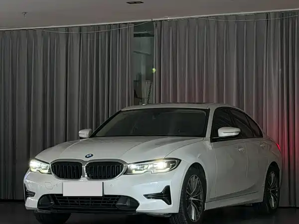 BMW 3 Series 2021