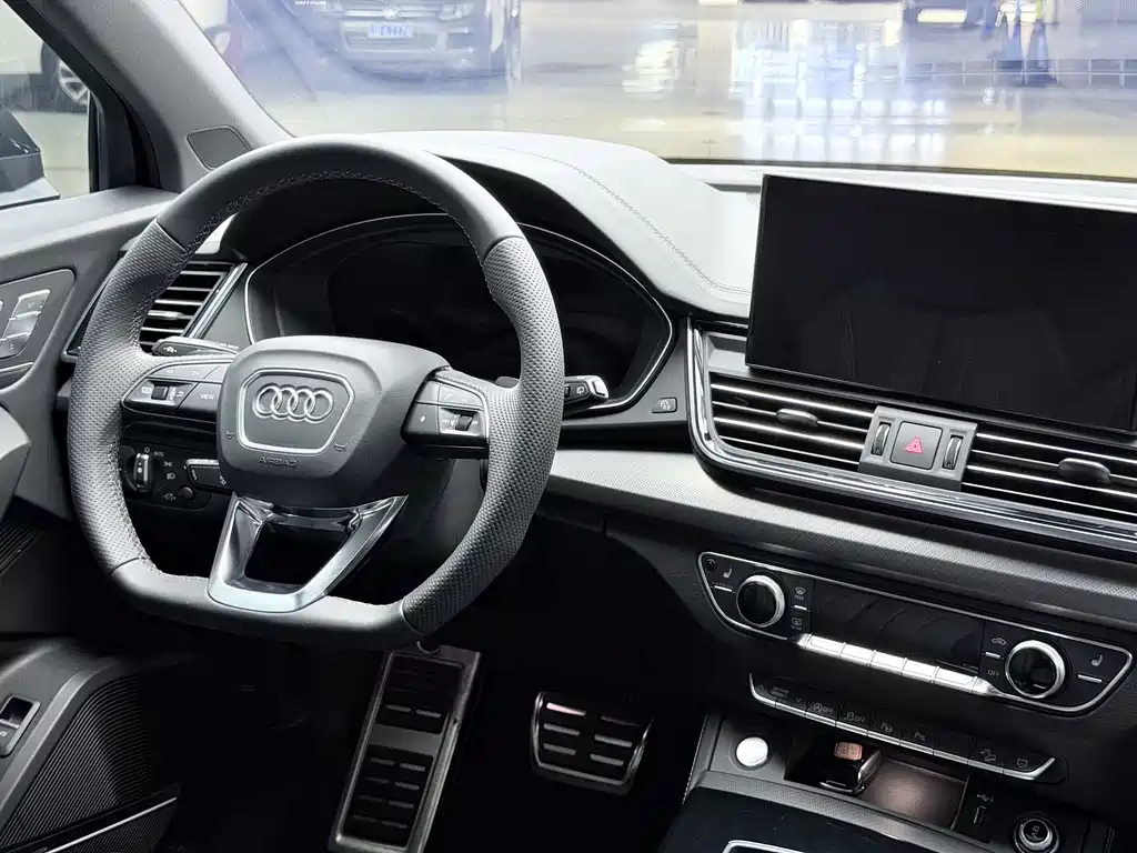Audi Q5L 2024 — фото 21