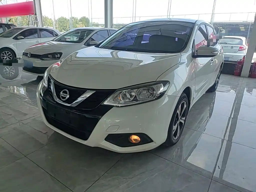 Nissan Tiida 2016 — фото 1