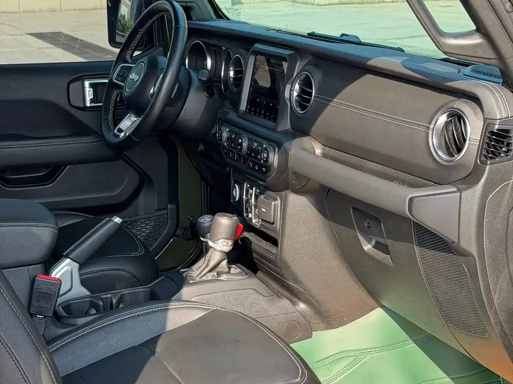 Jeep Gladiator 2023 — фото 13