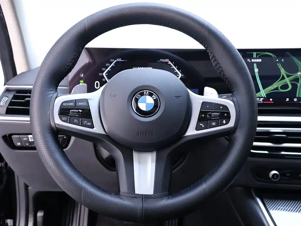 BMW 3 Series 2024 — фото 16