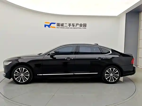 Volvo S90 2023