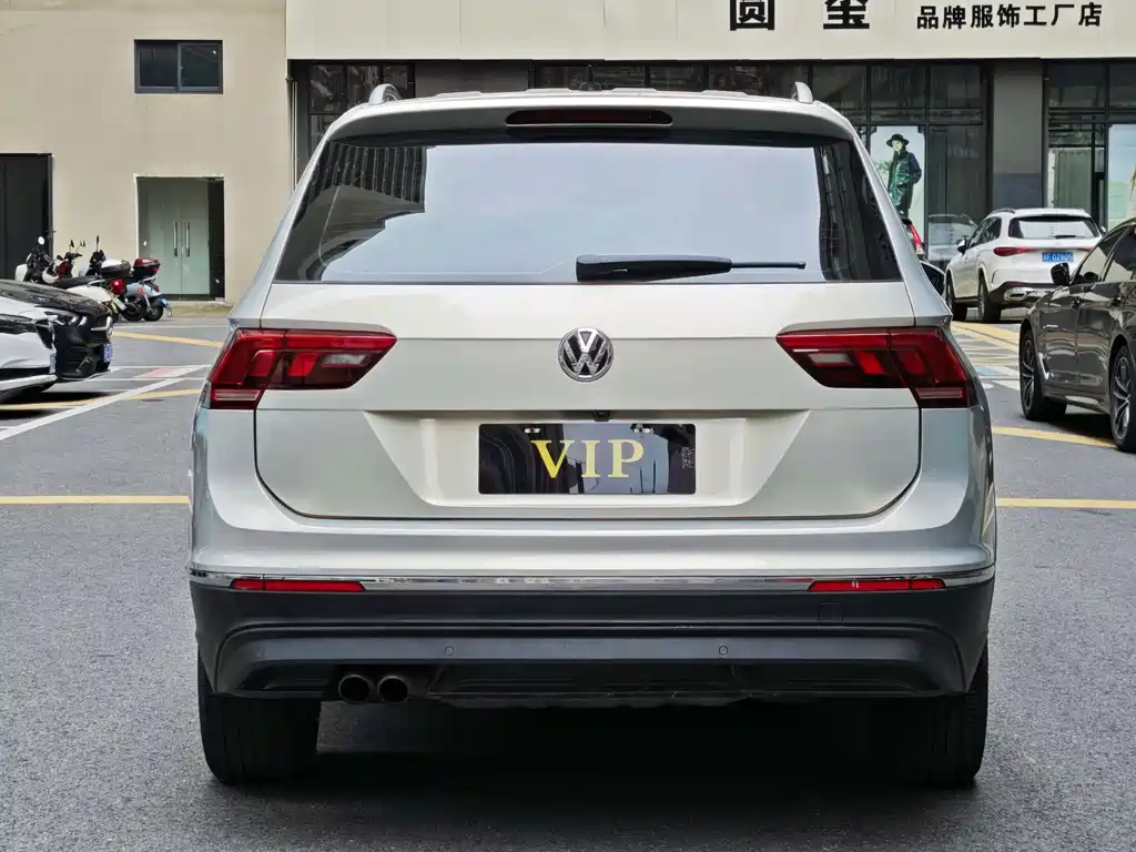 Volkswagen Tiguan L 2017 — фото 8
