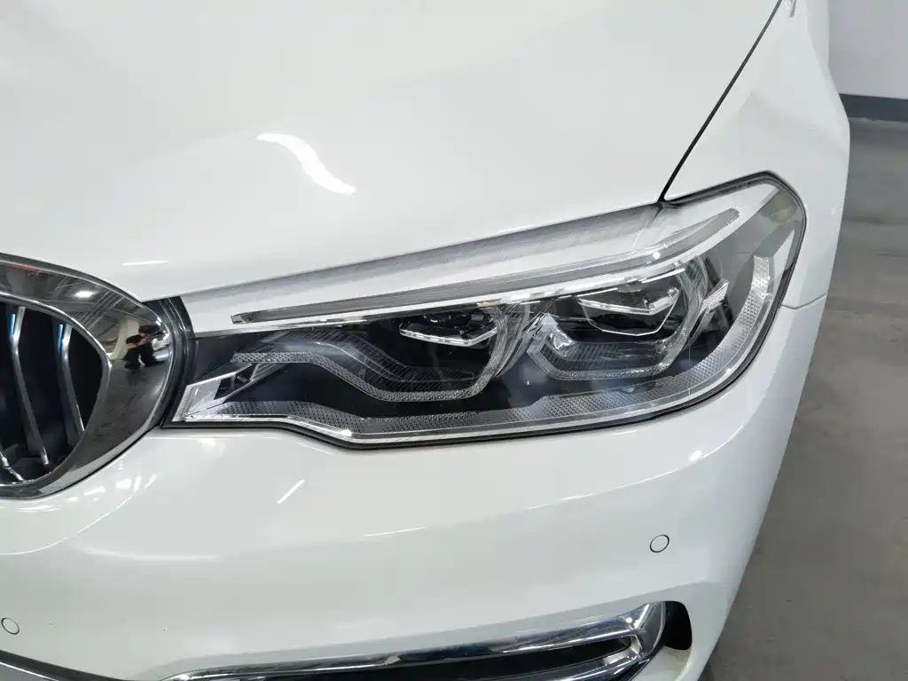BMW 5 Series New Energy 2018 — фото 7