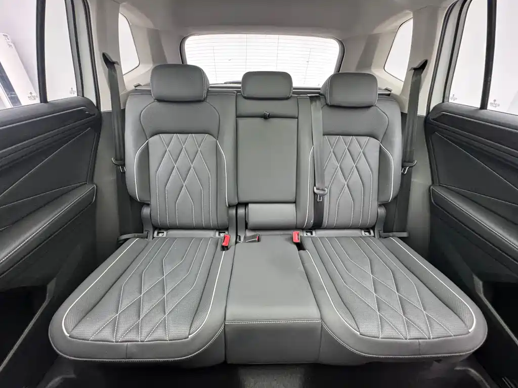 Volkswagen Tiguan L 2022 — фото 11