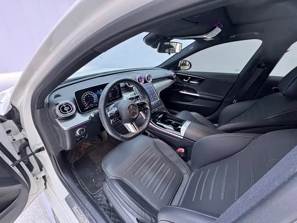 Mercedes-Benz C-Class 2023 — фото 4