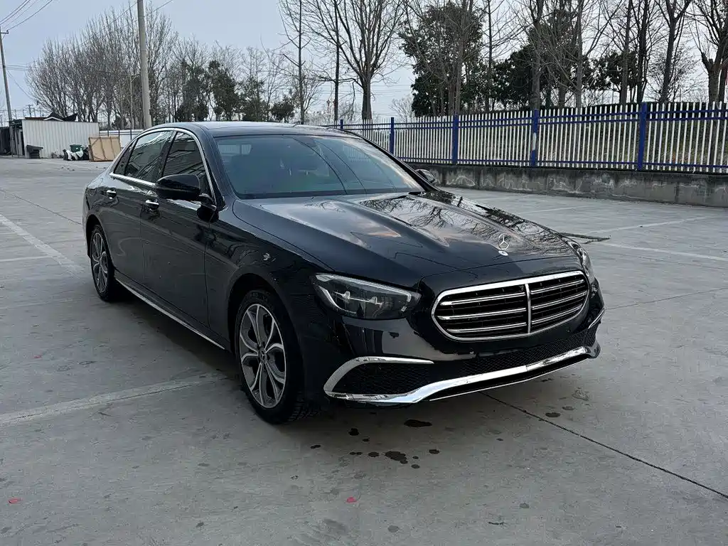 Mercedes-Benz E-Class 2022 — фото 1