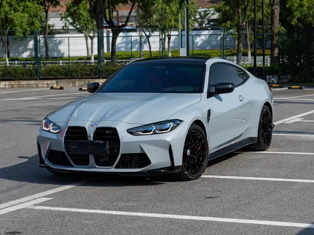 BMW M4 2023 — фото 1