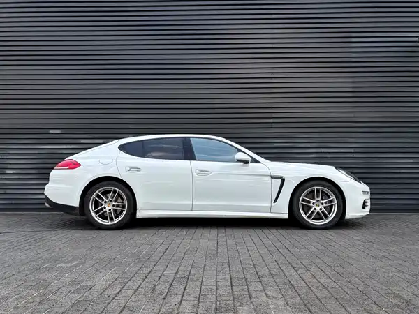 Porsche Panamera 2016