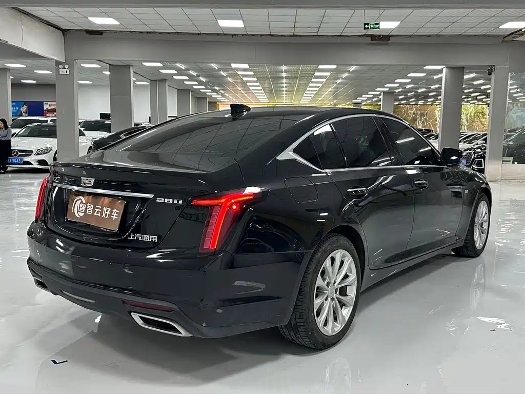 Cadillac CT5 2023 — фото 9