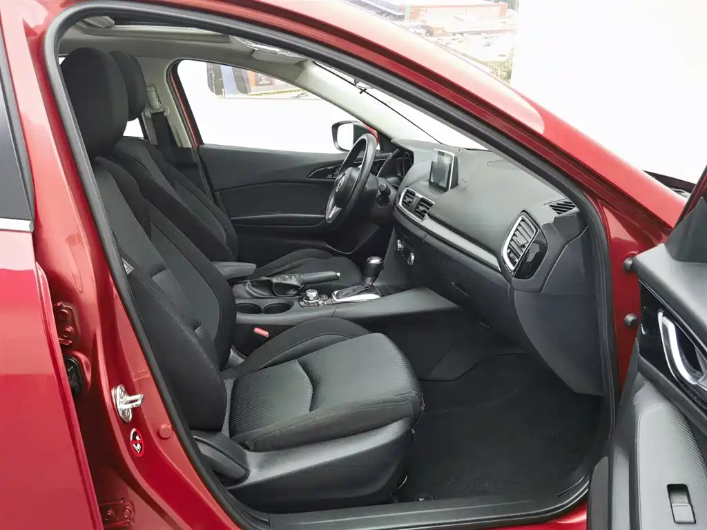 Mazda 3 Axela 2016 — фото 23