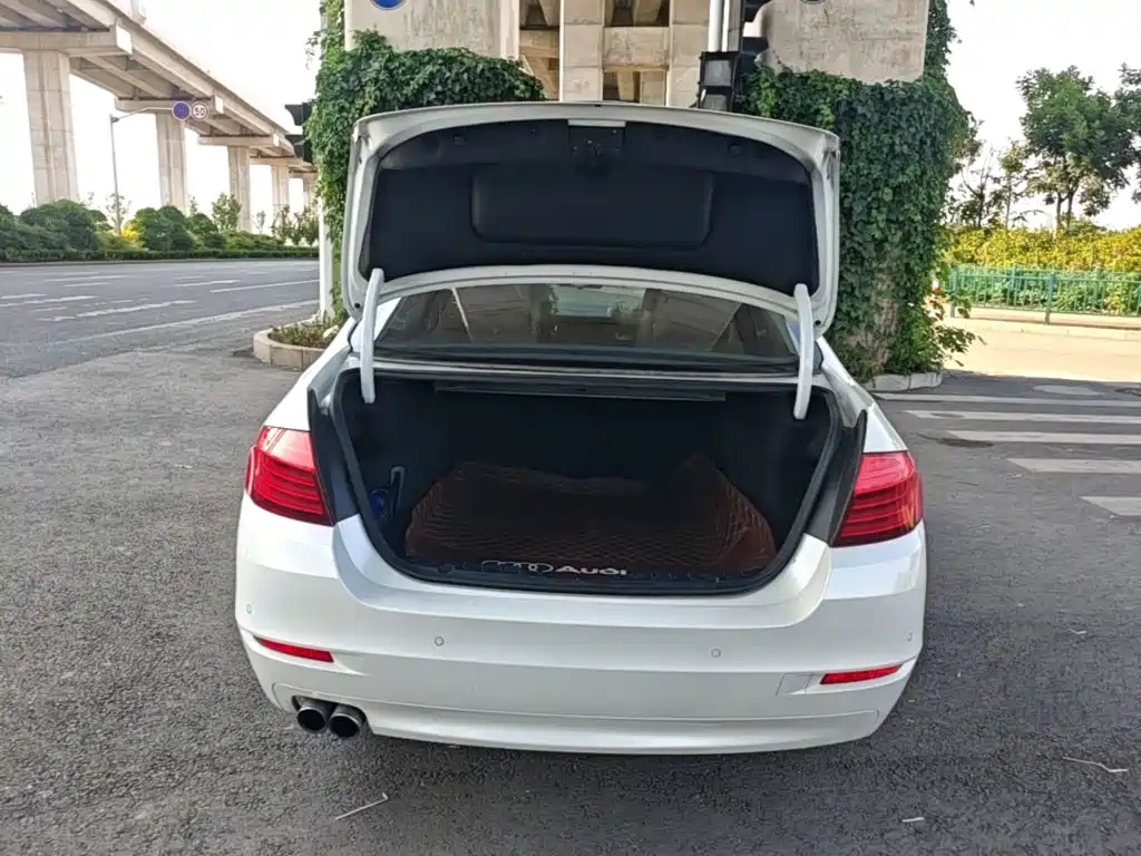BMW 5 Series 2015 — фото 19
