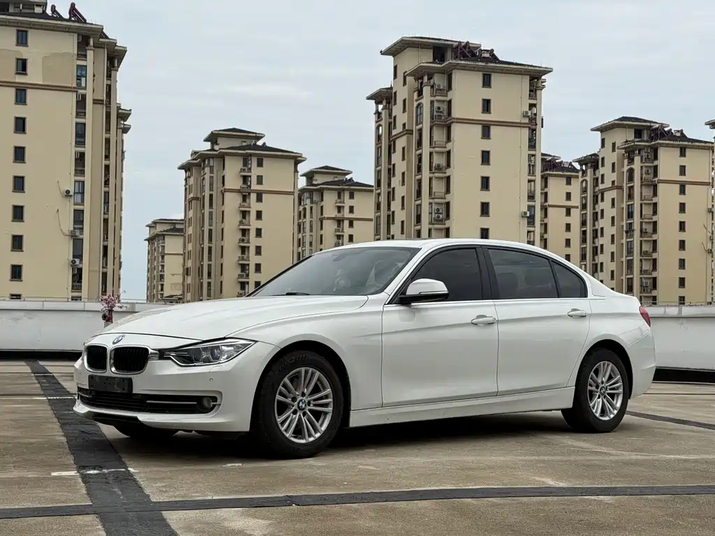 BMW 3 Series 2014 — фото 1
