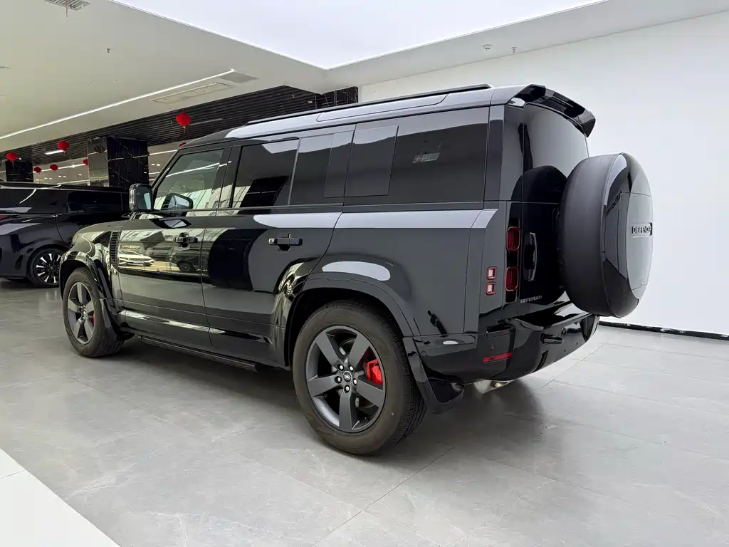 Land Rover Defender 2026