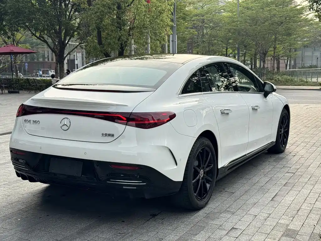 Mercedes-Benz EQE 2025
