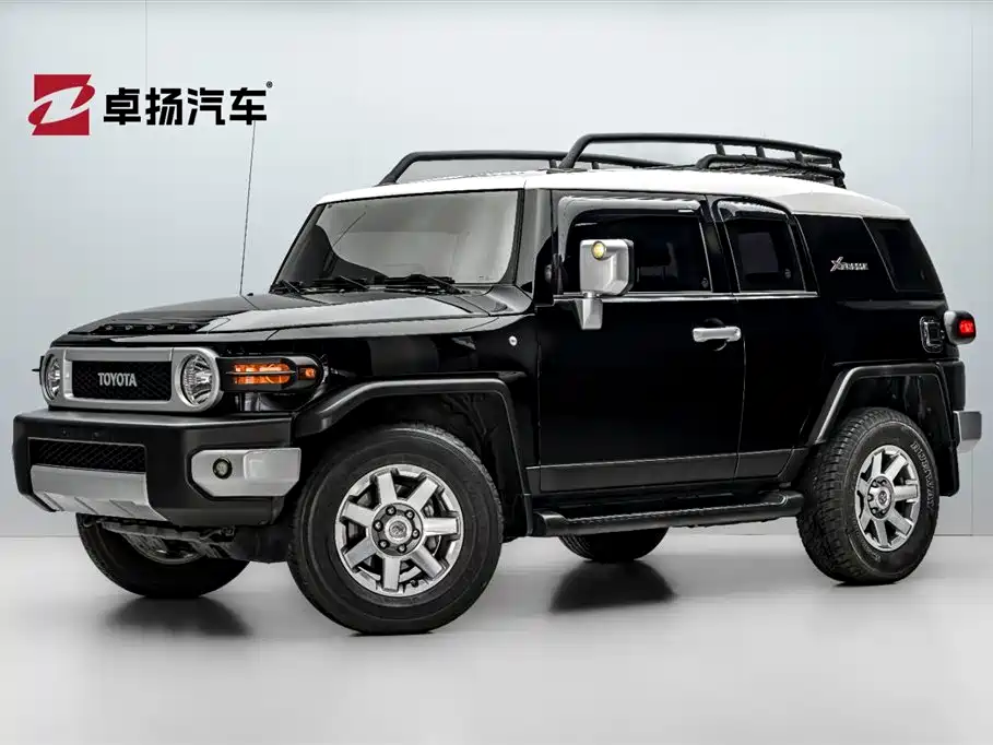 Toyota FJ Cruiser 2020 — фото 1