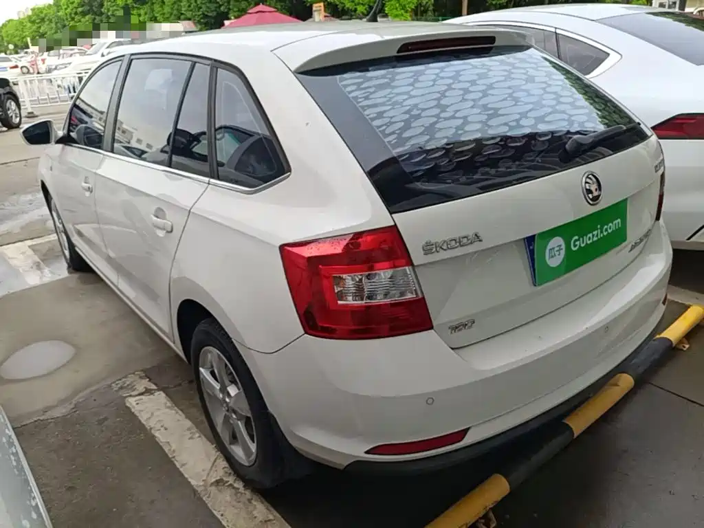 Skoda Rapid Spaceback 2016 — фото 5