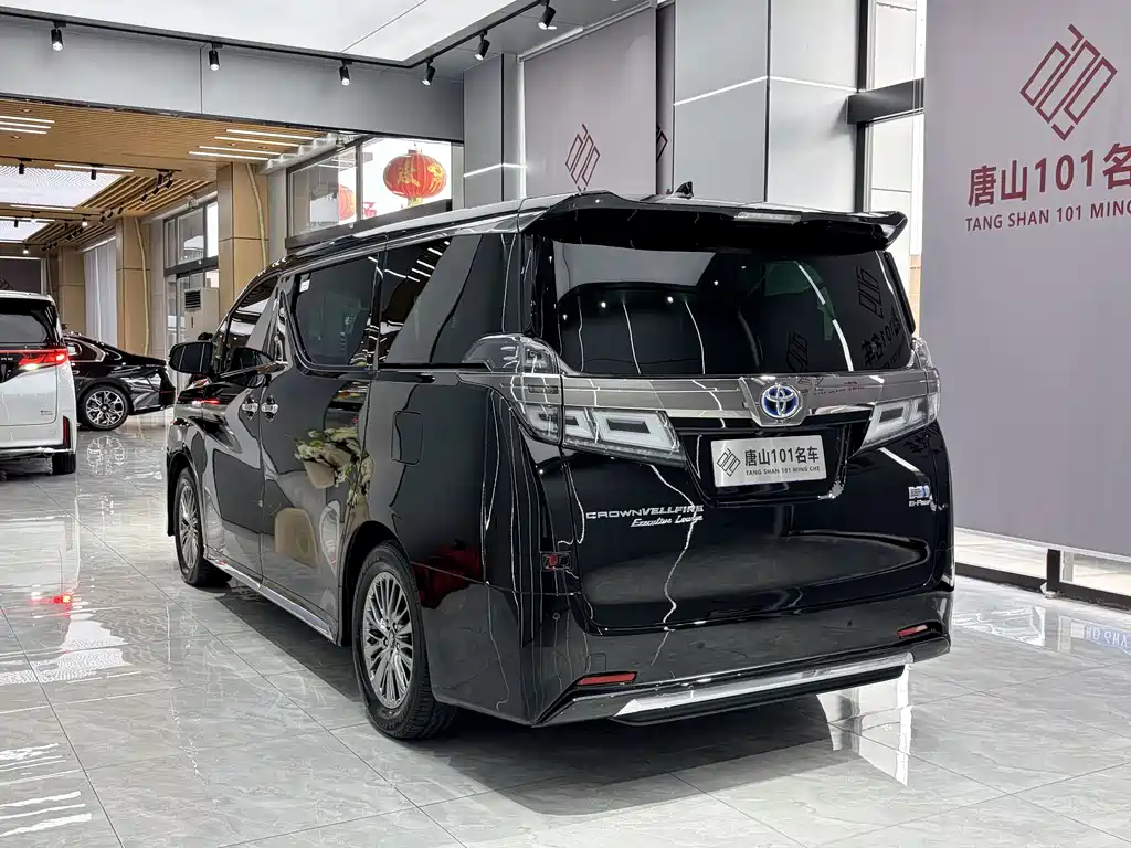 Toyota Vellfire 2022 — фото 12