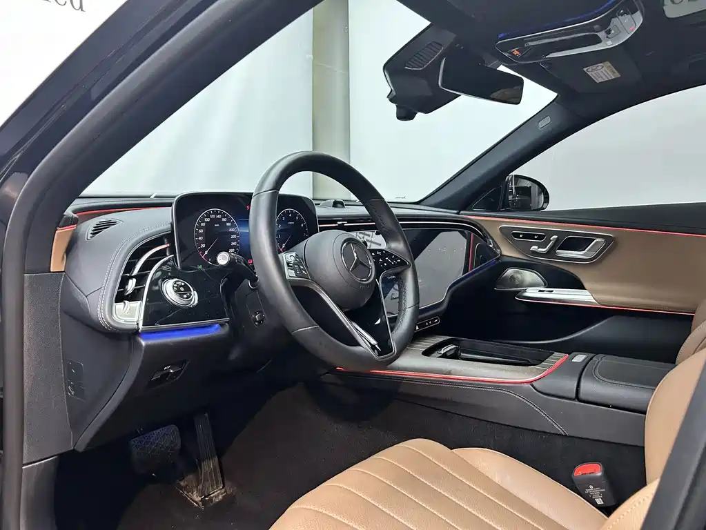 Mercedes-Benz E-Class 2024 — фото 12