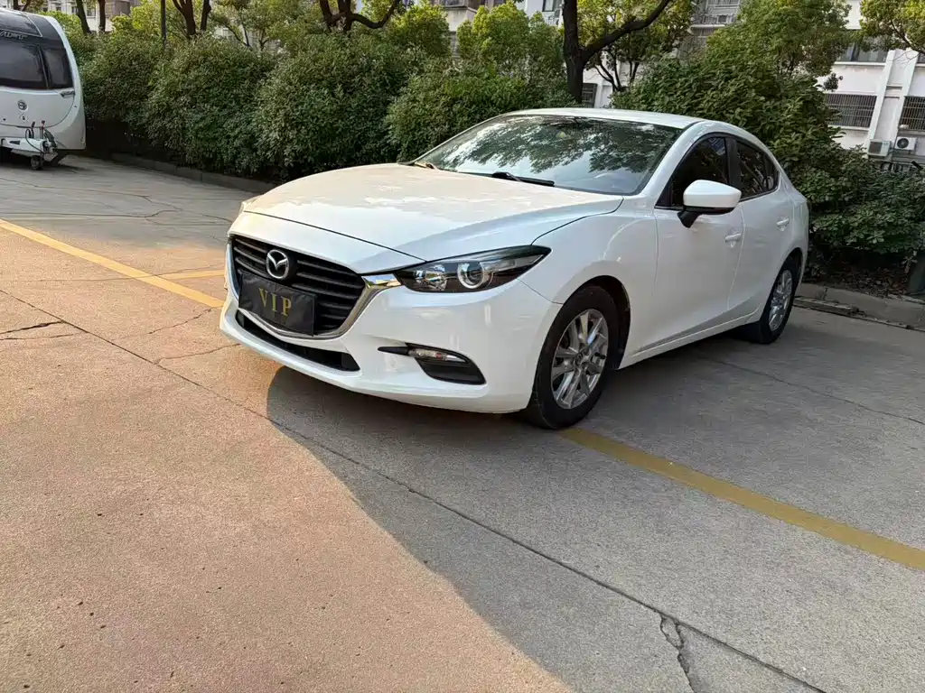 Mazda 3 Axela 2017 — фото 2