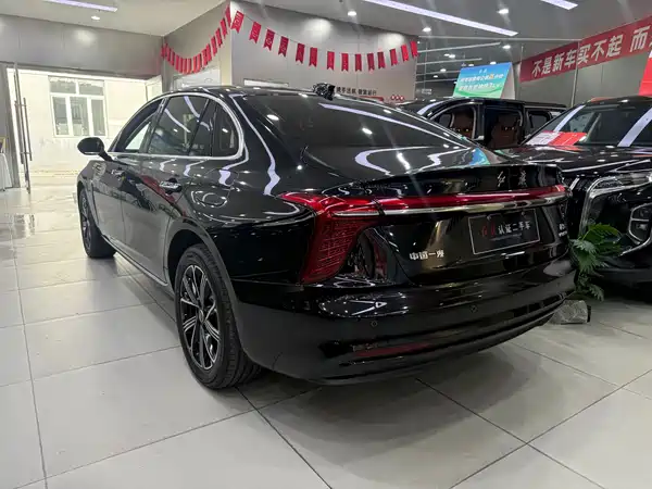 Hongqi H5 PHEV 2026