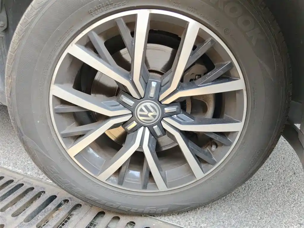 Volkswagen Tiguan L 2017 — фото 26