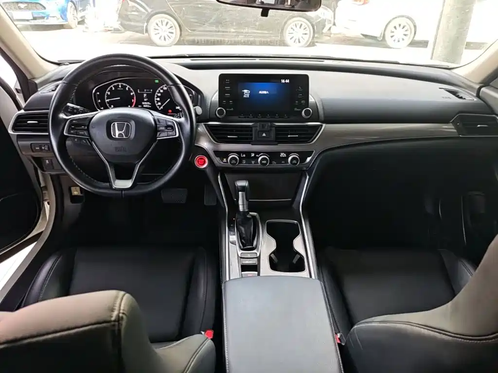 Honda Accord 2020 — фото 10
