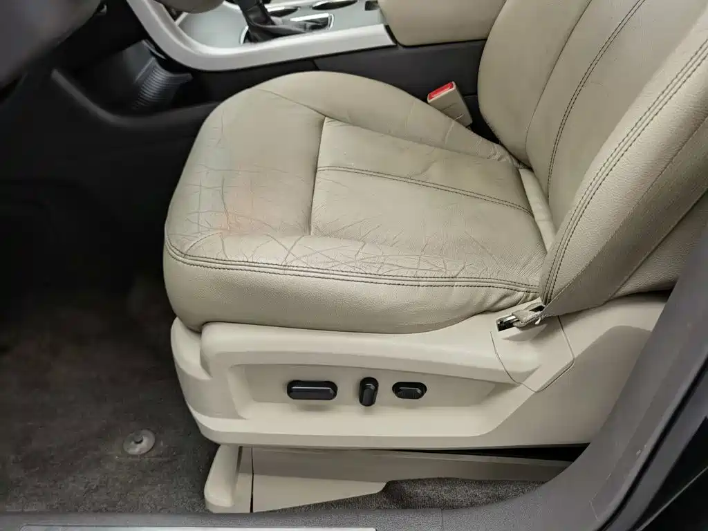 Ford Edge 2015 — фото 20