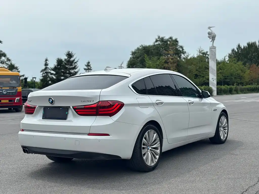BMW 5 Series GT 2014 — фото 5