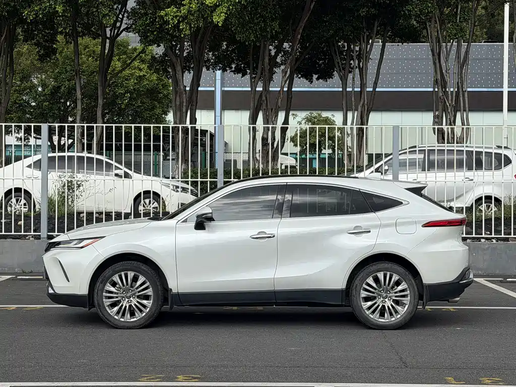 Toyota Harrier 2023 — фото 16